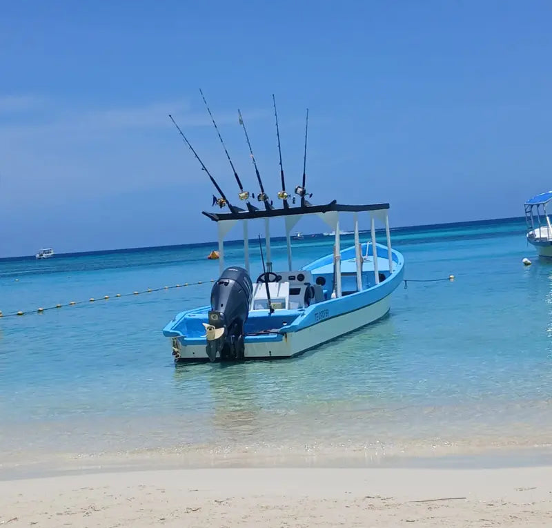 Roatán private fishing charter