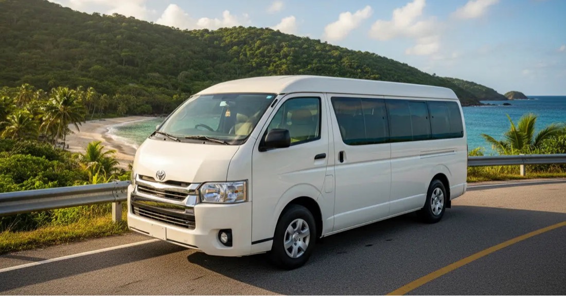 Private van airport transfer in Roatán